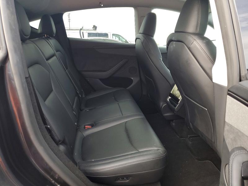 61025416 :رقم المزاد ، 7SAYGDEE4TF324037 vin ، 2026 Tesla Model Y مزاد بيع
