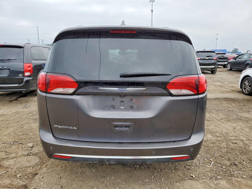 61972256 :رقم المزاد ، 2C4RC1BG0HR778542 vin ، 2017 Chrysler Pacifica مزاد بيع