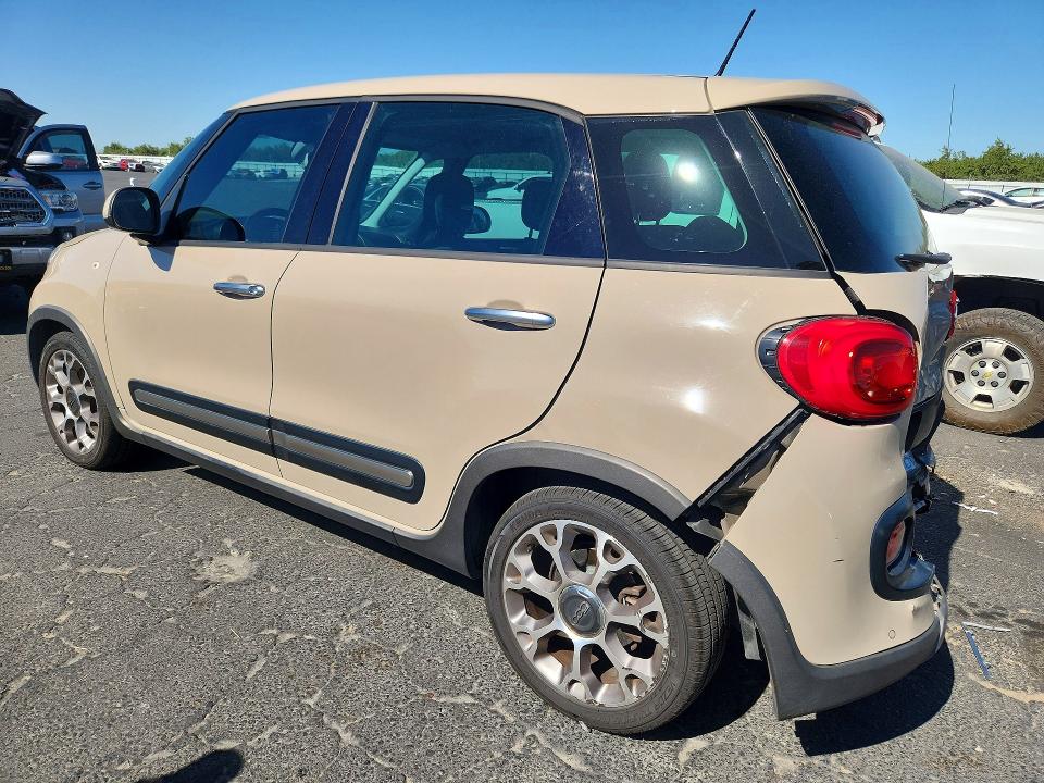 61249536 :رقم المزاد ، ZFBCFADH2EZ009161 vin ، 2014 Fiat 500l مزاد بيع