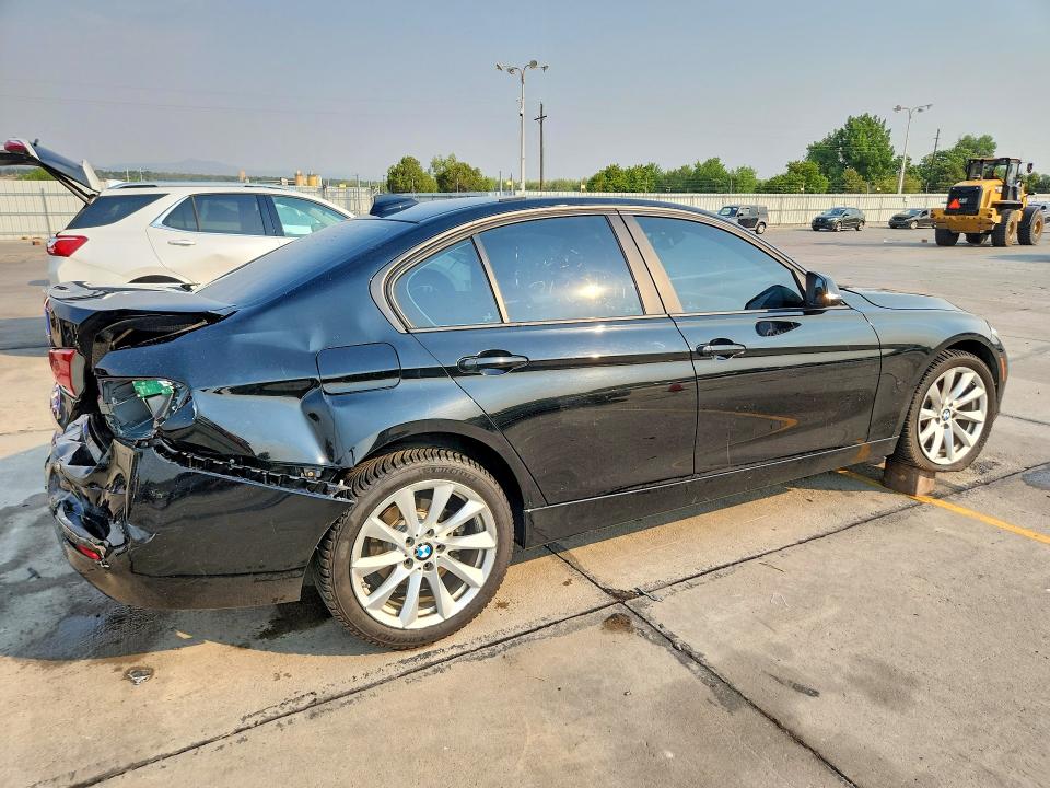 2017 Bmw 320 მანქანა იყიდება აუქციონზე, vin: WBA8E5G33HNU43224, აუქციონის ნომერი: 85626695