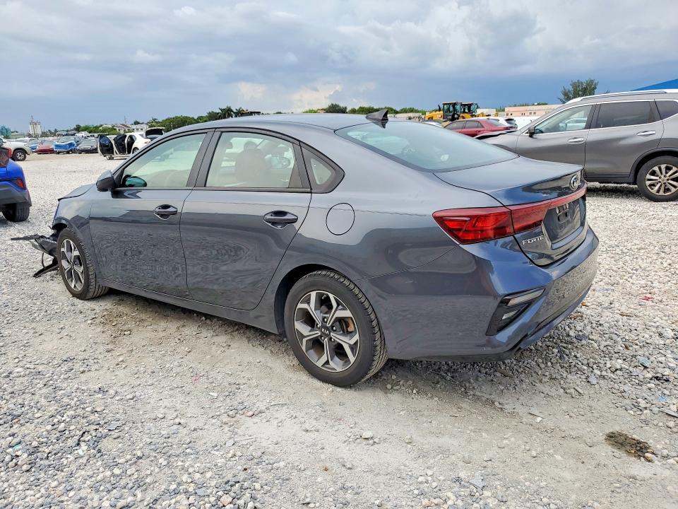 2020 Kia Forte მანქანა იყიდება აუქციონზე, vin: 3KPF24AD4LE185887, აუქციონის ნომერი: 62418586