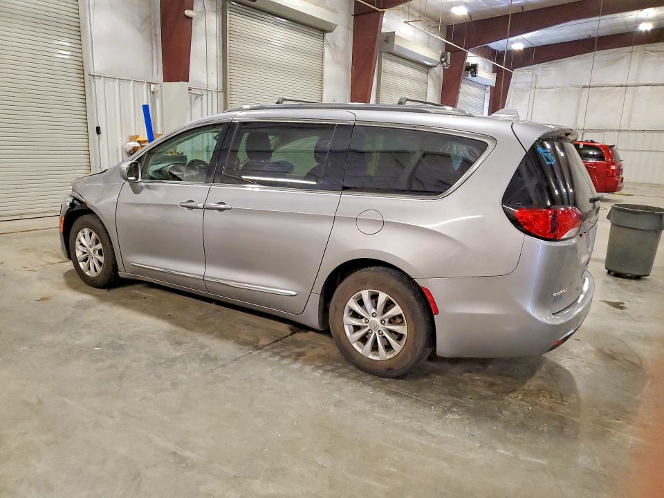 60470306 :رقم المزاد ، 2C4RC1BG8JR149181 vin ، 2018 Chrysler Pacifica مزاد بيع