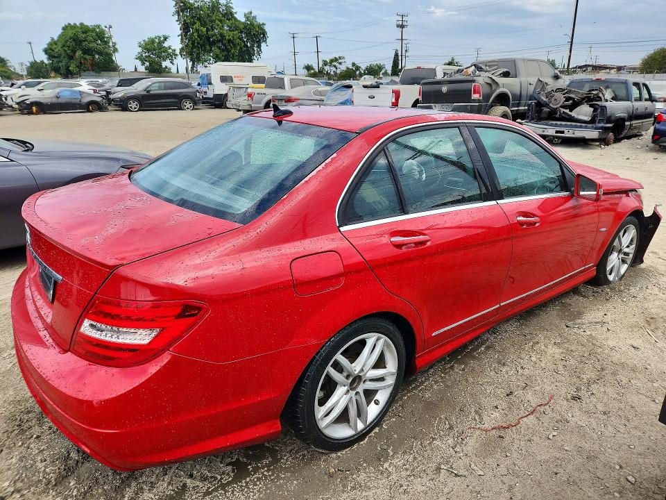 Продажа на аукционе авто 2012 Mercedes-benz C, vin: WDDGF4HB1CA606521, номер лота: 61057156