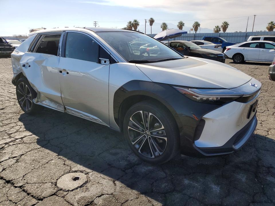 Продажа на аукционе авто 2023 Toyota Bz4x, vin: JTMAAAAA6PA026640, номер лота: 60699906
