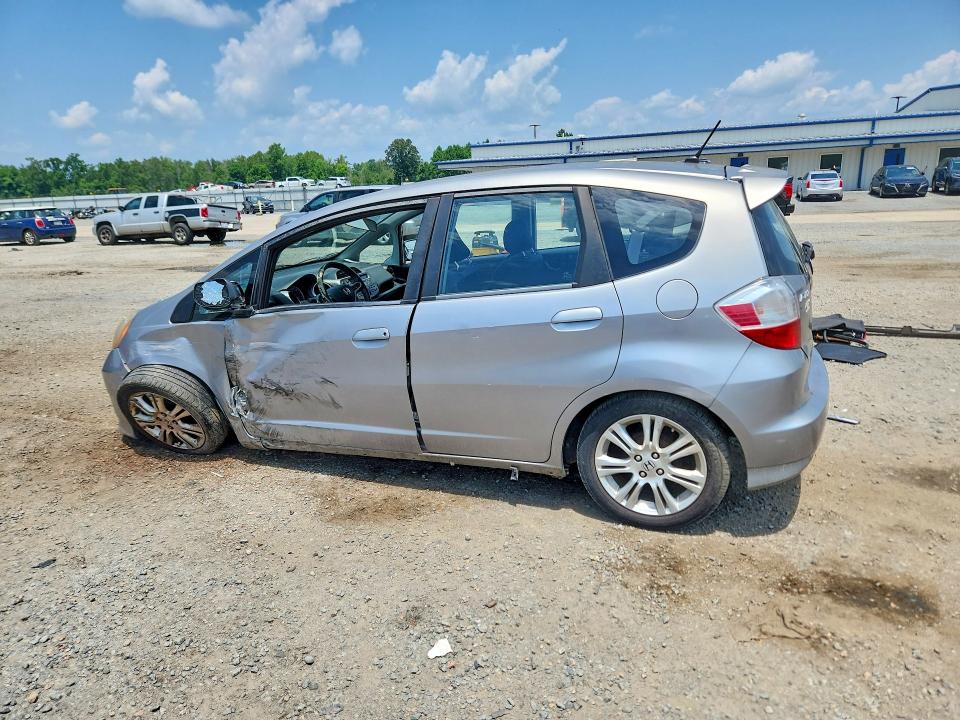 62691846 :رقم المزاد ، JHMGE8H48AC006164 vin ، 2010 Honda Fit مزاد بيع