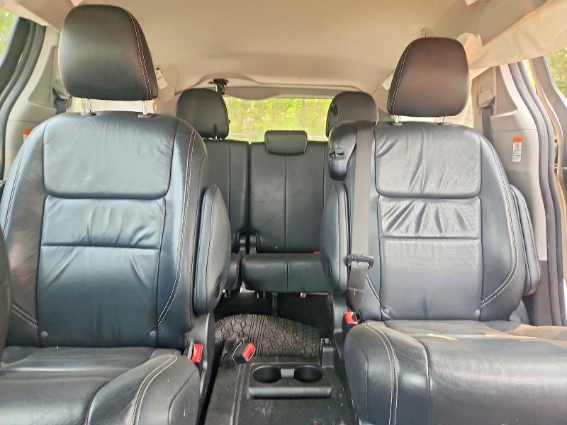 61541746 :رقم المزاد ، 5TDXZ3DC9HS890243 vin ، 2017 Toyota Sienna مزاد بيع