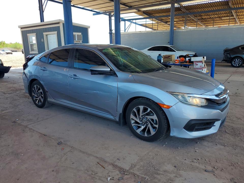 62341666 :رقم المزاد ، 19XFC2F71JE041277 vin ، 2018 Honda Civic مزاد بيع