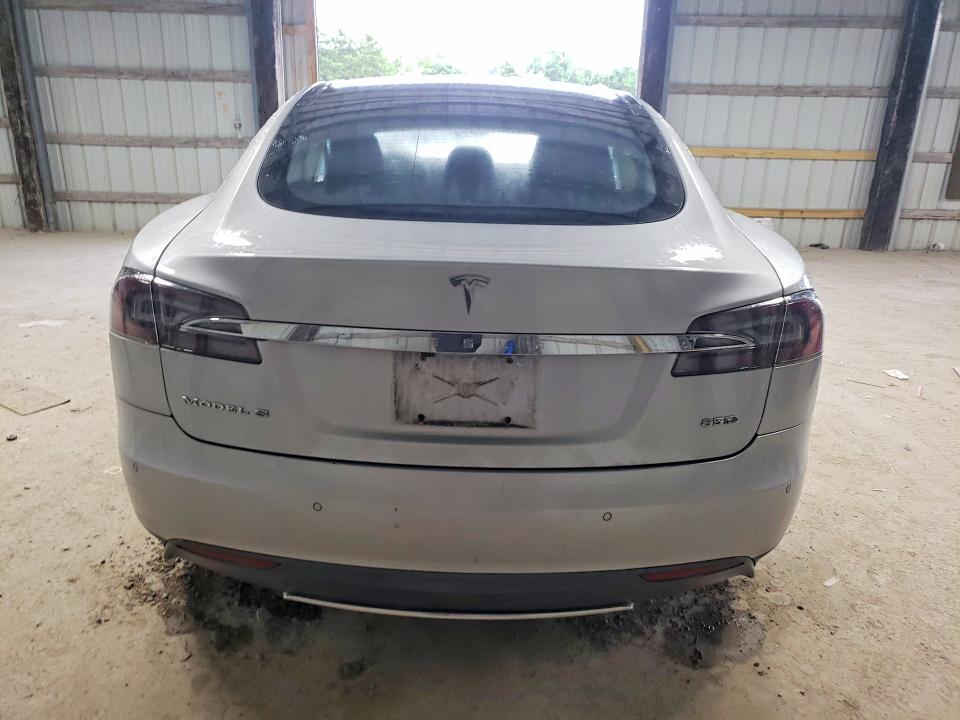 61877266 :رقم المزاد ، 5YJSA1H24FFP79091 vin ، 2015 Tesla Model S مزاد بيع