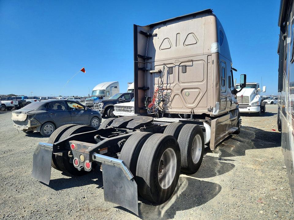 2015 Freightliner Cascadia მანქანა იყიდება აუქციონზე, vin: 3AKJGLD53FSBT5505, აუქციონის ნომერი: 62479146
