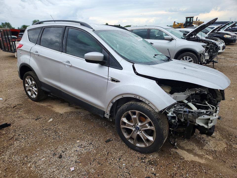 63539966 :رقم المزاد ، 1FMCU0GX0FUC78303 vin ، 2015 Ford Escape مزاد بيع