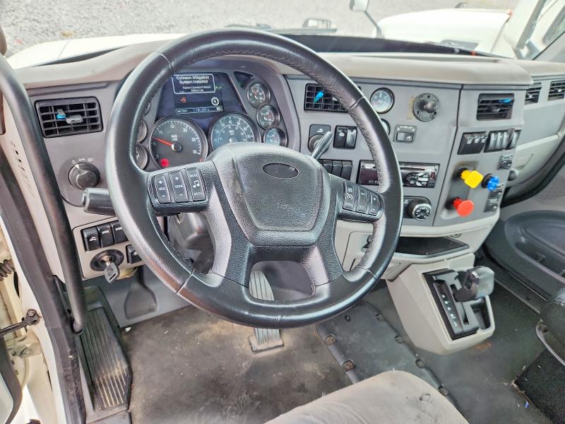 Продаж на аукціоні авто 2017 Peterbilt 579, vin: 1XPBA48X3HD428968, номер лоту: 61967826