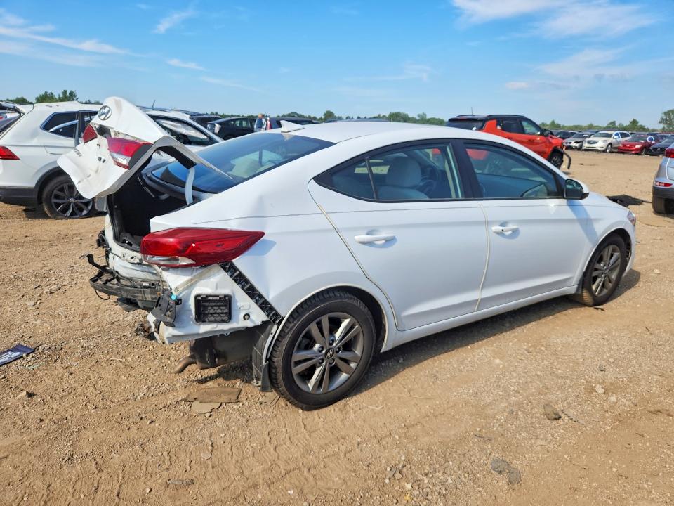 59909216 :رقم المزاد ، 5NPD84LF7JH385983 vin ، 2018 Hyundai Elantra مزاد بيع