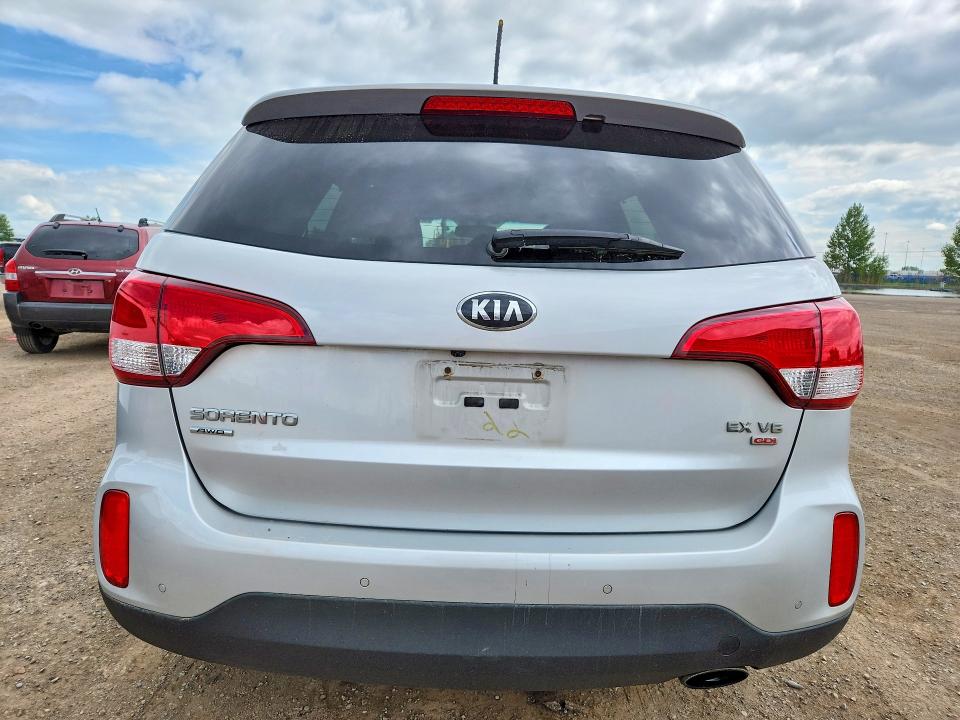 2015 Kia Sorento მანქანა იყიდება აუქციონზე, vin: 5XYKUDA73FG554989, აუქციონის ნომერი: 61020766