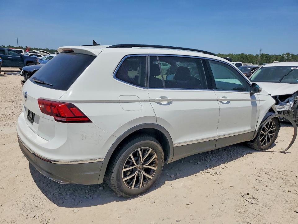 61947216 :رقم المزاد ، 3VV3B7AX4MM054157 vin ، 2021 Volkswagen Tiguan مزاد بيع