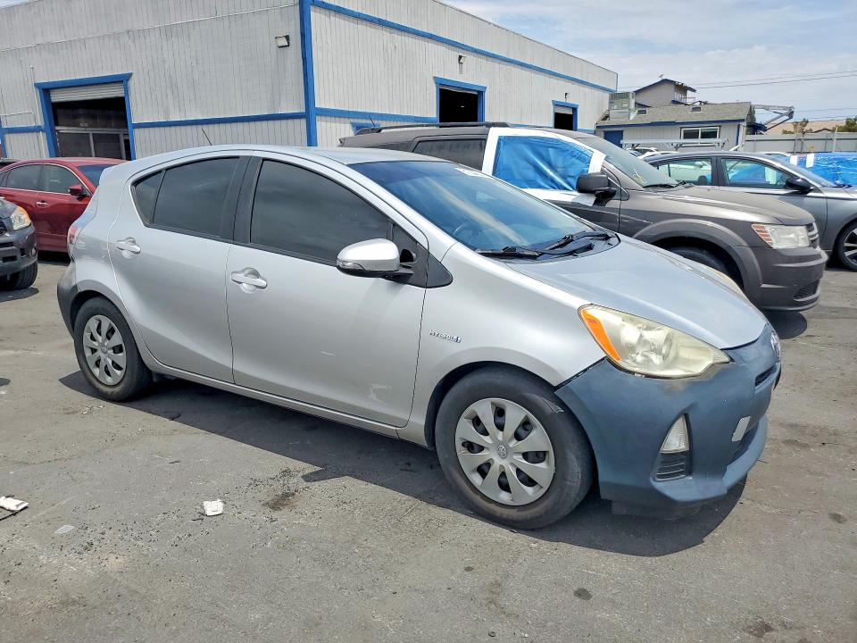 61552856 :رقم المزاد ، JTDKDTB39D1052927 vin ، 2013 Toyota Prius C مزاد بيع