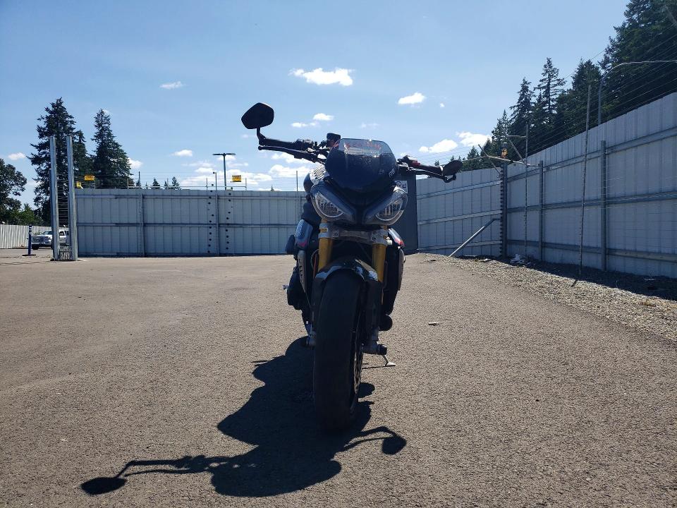2022 Triumph Motorcycle Speed Triple მანქანა იყიდება აუქციონზე, vin: SMTP01ST6NTAG4383, აუქციონის ნომერი: 62613066