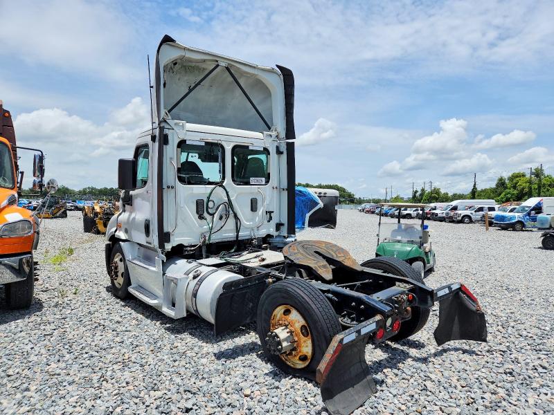 2017 Freightliner Cascadia 113 მანქანა იყიდება აუქციონზე, vin: 3AKBGADV5HSJD0486, აუქციონის ნომერი: 61036826