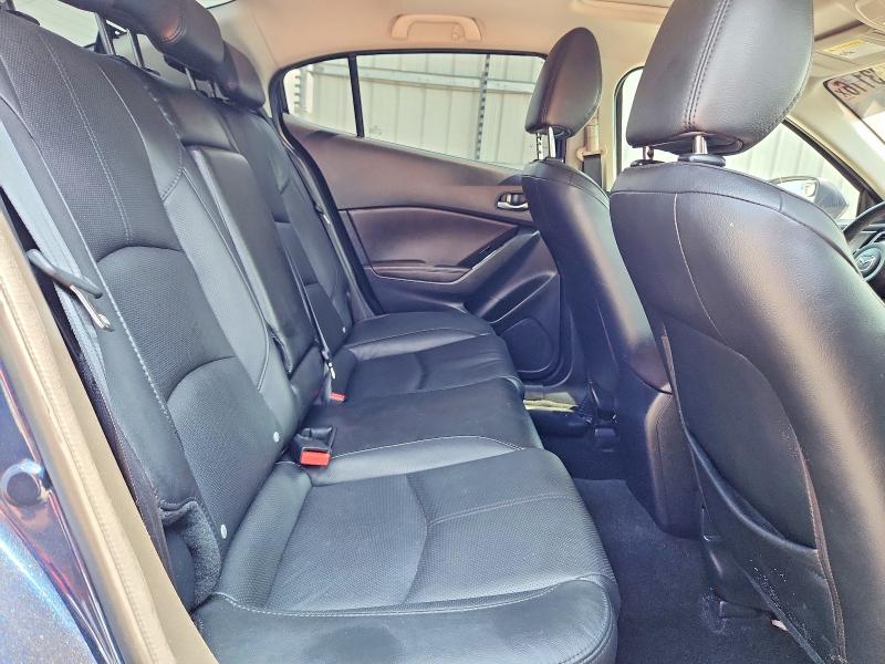 62333116 :رقم المزاد ، 3MZBN1W34JM218620 vin ، 2018 Mazda 3 مزاد بيع