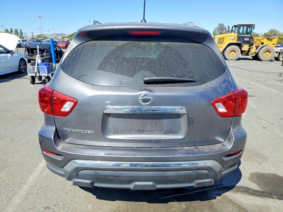 Продажа на аукционе авто 2018 Nissan Pathfinder, vin: 5N1DR2MN2JC620417, номер лота: 60896966