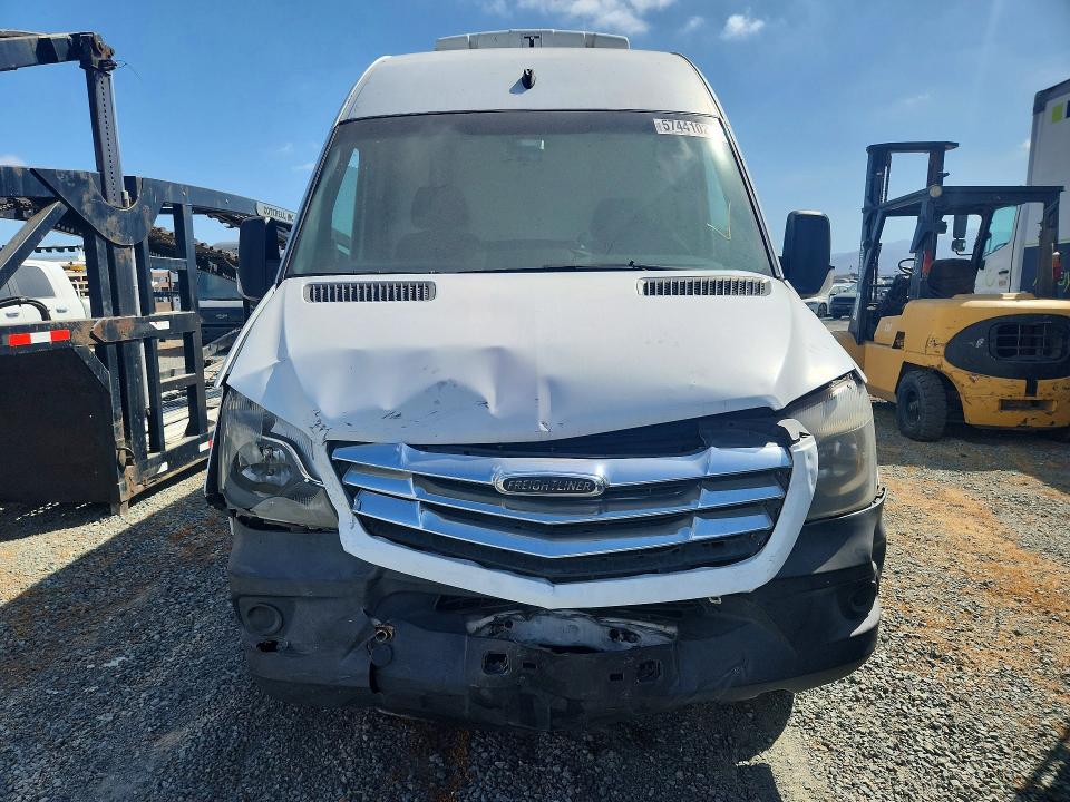 Продаж на аукціоні авто 2015 Freightliner Sprinter, vin: WDYPE8DC5FP169924, номер лоту: 57441026