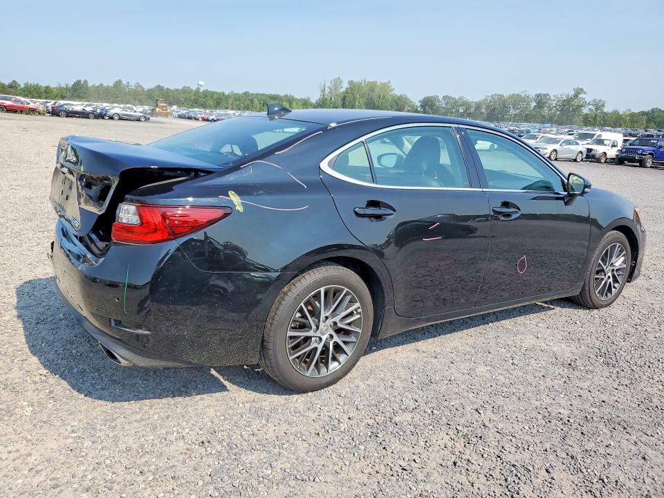 60515206 :رقم المزاد ، 58ABK1GG2GU025288 vin ، 2016 Lexus Es مزاد بيع