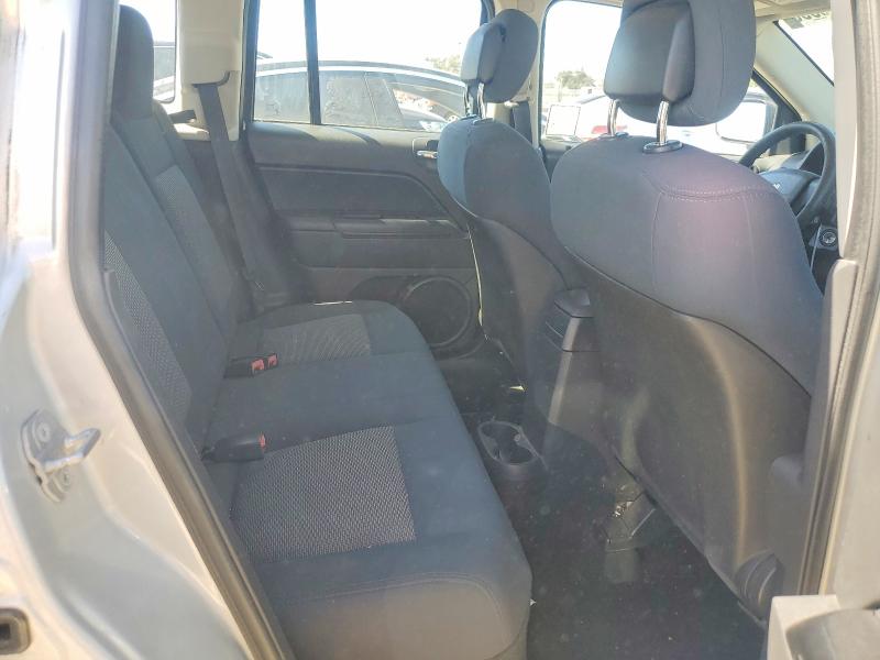 58488396 :رقم المزاد ، 1J4NT4FBXAD558391 vin ، 2010 Jeep Compass مزاد بيع