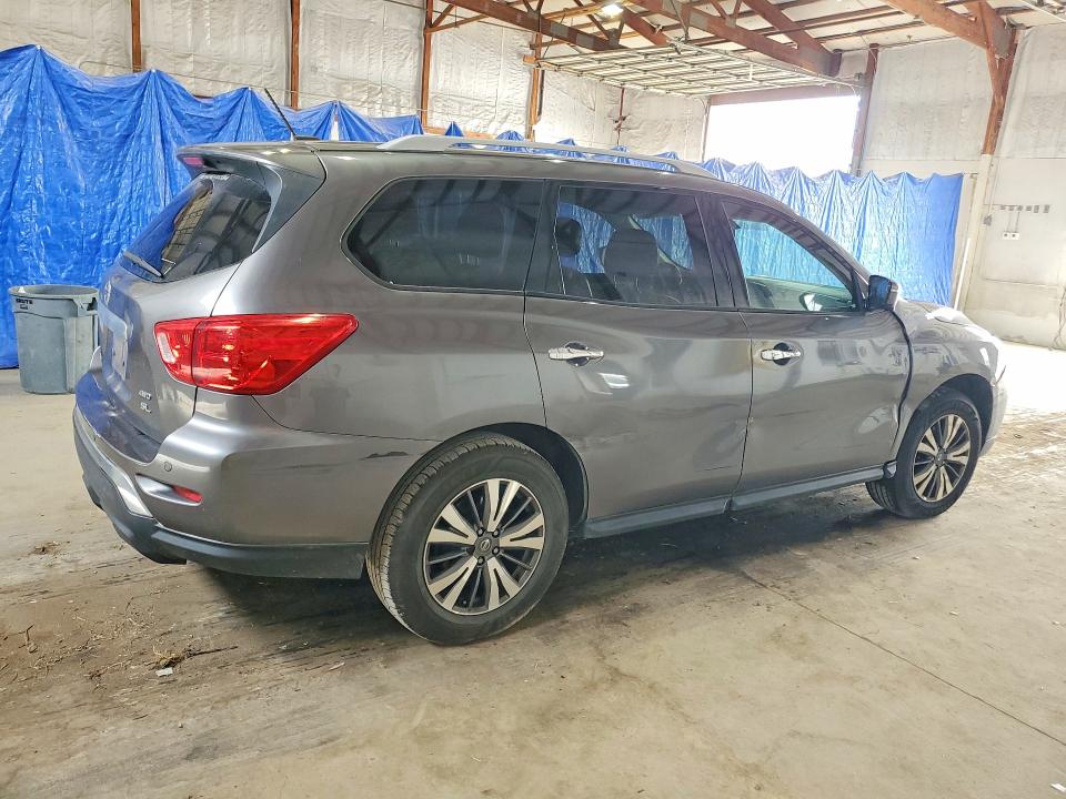 Продажа на аукционе авто 2017 Nissan Pathfinder, vin: 5N1DR2MM1HC673885, номер лота: 62607616