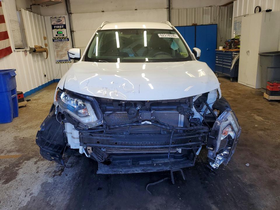 62318536 :رقم المزاد ، KNMAT2MV6HP597476 vin ، 2017 Nissan Rogue مزاد بيع