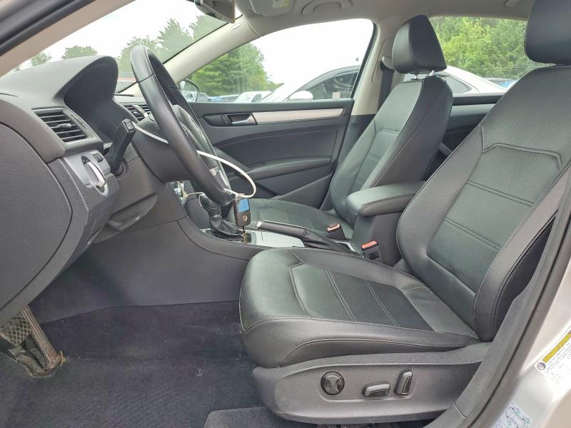 62606416 :رقم المزاد ، 1VWBP7A38CC043653 vin ، 2012 Volkswagen Passat مزاد بيع