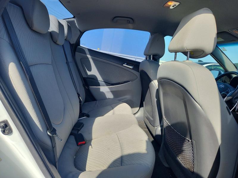 61898216 :رقم المزاد ، KMHCU4AE6FU822138 vin ، 2015 Hyundai Accent مزاد بيع