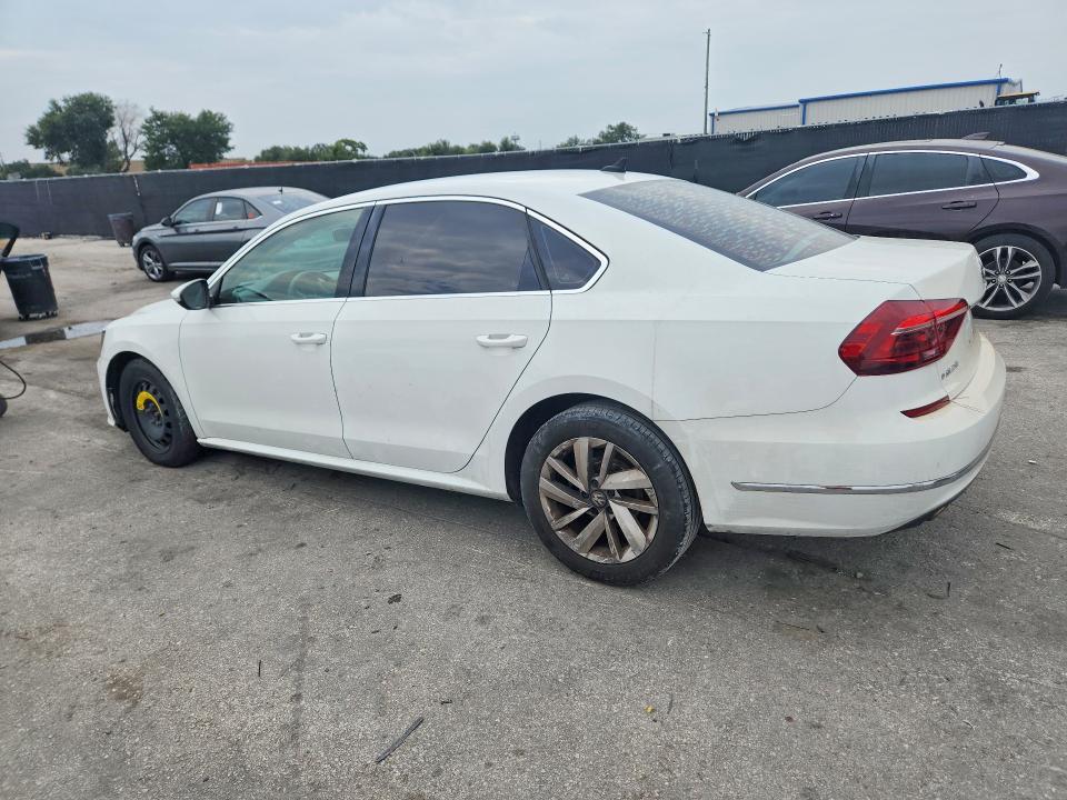 62566726 :رقم المزاد ، 1VWBA7A35JC003514 vin ، 2018 Volkswagen Passat مزاد بيع