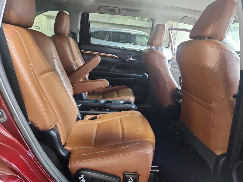 61382656 :رقم المزاد ، 5TDDZRFH0JS834857 vin ، 2018 Toyota Highlander مزاد بيع