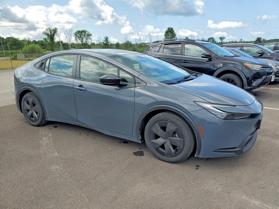 63541446 :رقم المزاد ، JTDACAAU6P3007286 vin ، 2023 Toyota Prius مزاد بيع