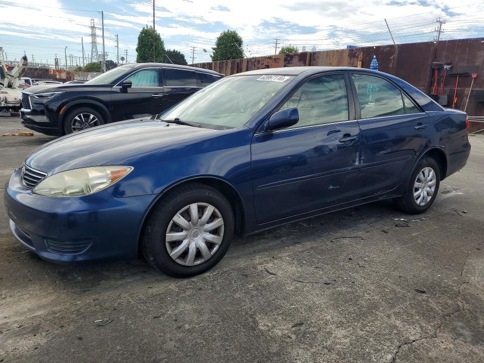 2005 Toyota Camry მანქანა იყიდება აუქციონზე, vin: 4T1BE32K95U406591, აუქციონის ნომერი: 62067116