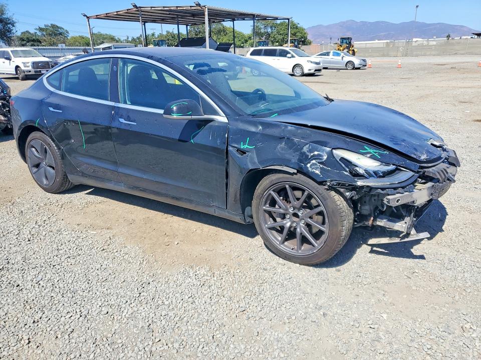 Продажа на аукционе авто 2018 Tesla Model 3, vin: 5YJ3E1EA5JF165681, номер лота: 60221136