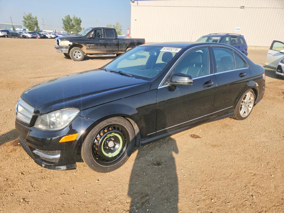 2013 Mercedes-benz C მანქანა იყიდება აუქციონზე, vin: WDDGF8AB7DA842240, აუქციონის ნომერი: 61685276