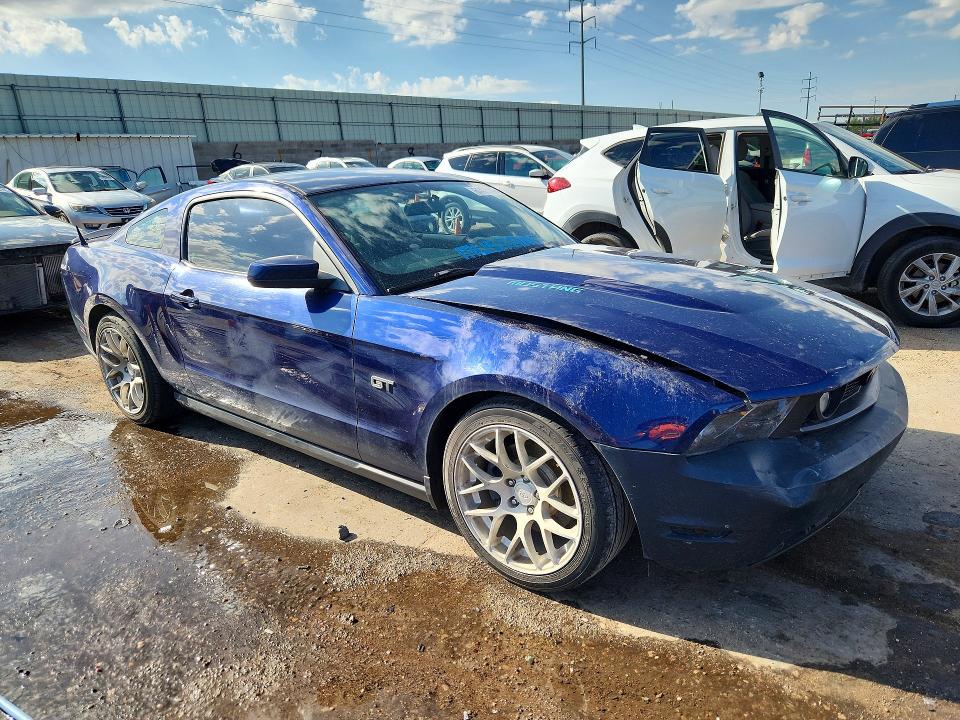61435646 :رقم المزاد ، 1ZVBP8CH7A5117516 vin ، 2010 Ford Mustang مزاد بيع