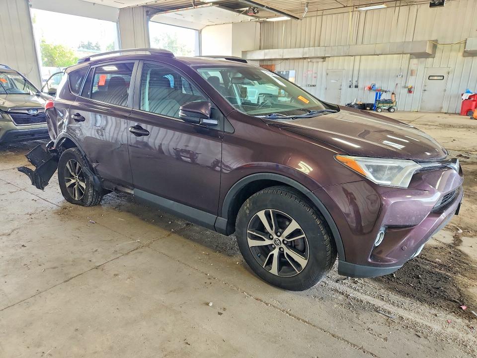 Продажа на аукционе авто 2017 Toyota Rav4, vin: 2T3RFREVXHW688952, номер лота: 59254626