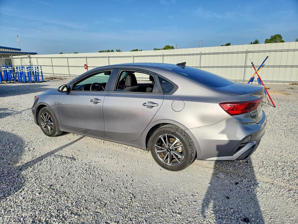 2023 Kia Forte მანქანა იყიდება აუქციონზე, vin: 3KPF24AD4PE587978, აუქციონის ნომერი: 61347466