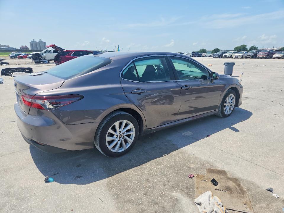 61781426 :رقم المزاد ، 4T1C11AK9PU832080 vin ، 2023 Toyota Camry مزاد بيع