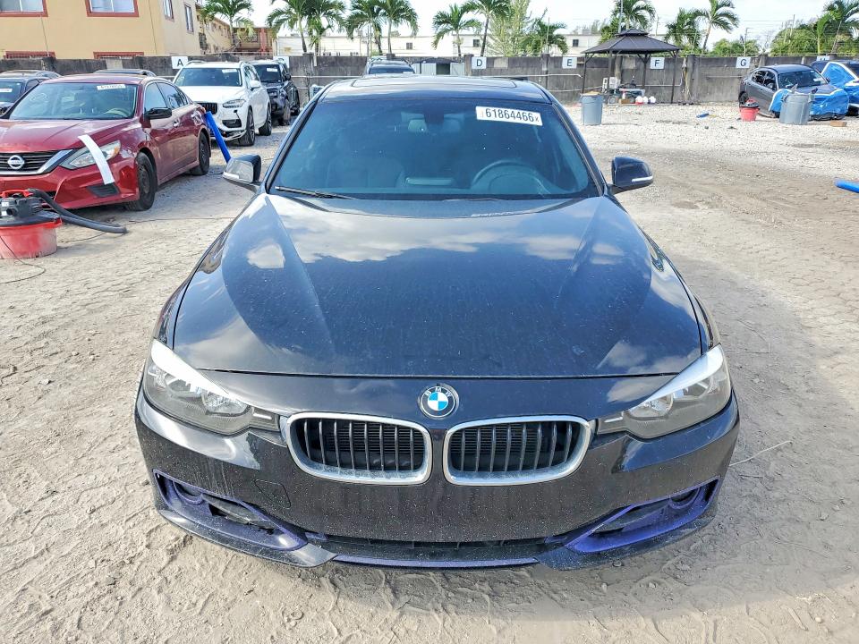 61864466 :رقم المزاد ، WBA3A5G50DNP21529 vin ، 2013 Bmw 328 مزاد بيع