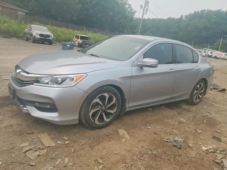 61531856 :رقم المزاد ، 1HGCR2F88HA002579 vin ، 2017 Honda Accord مزاد بيع