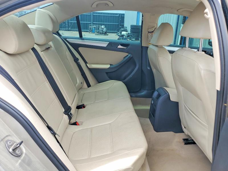 60587396 :رقم المزاد ، 3VWDX7AJXDM303915 vin ، 2013 Volkswagen Jetta مزاد بيع