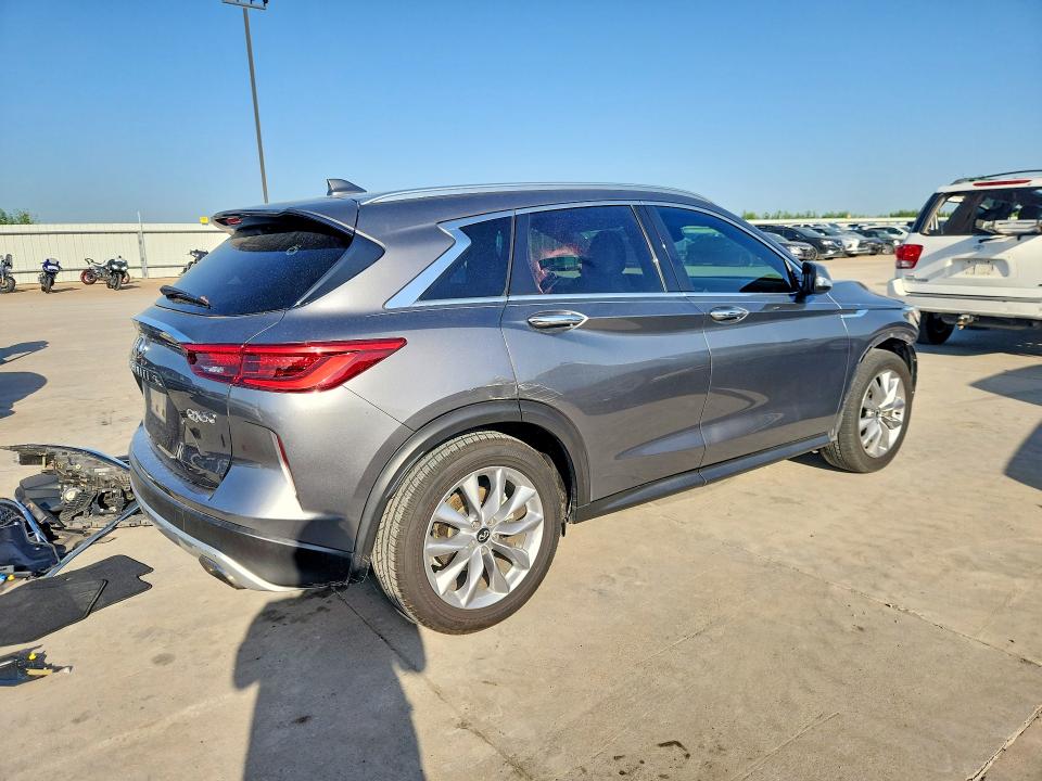 61686906 :رقم المزاد ، 3PCAJ5M13KF137780 vin ، 2019 Infiniti Qx50 مزاد بيع