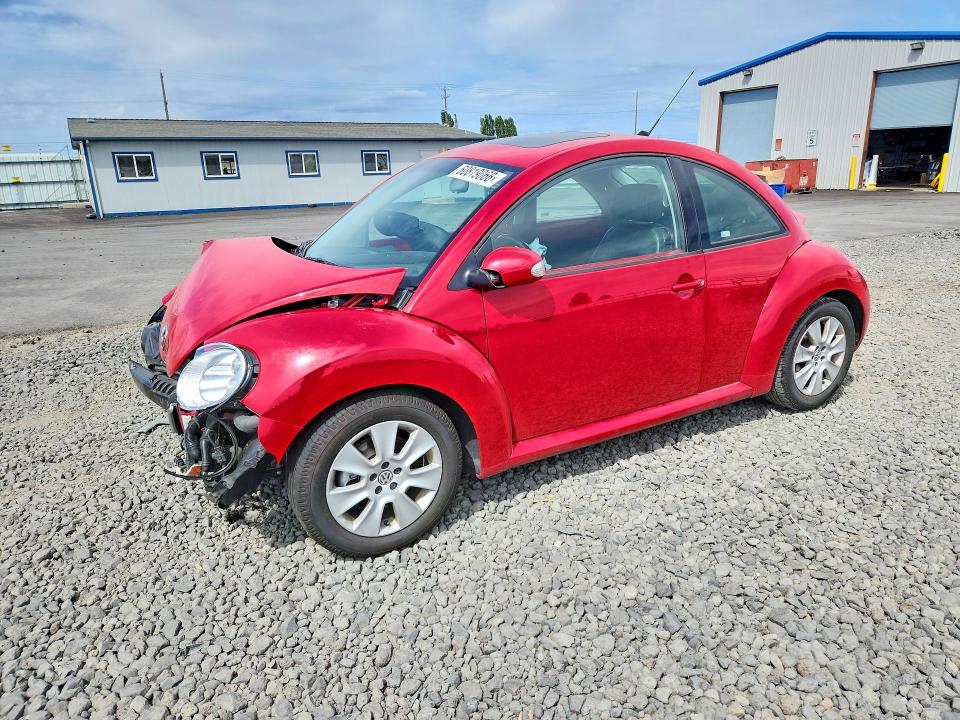 60819066 :رقم المزاد ، 3VWRG3AG7AM013372 vin ، 2010 Volkswagen New Beetle مزاد بيع