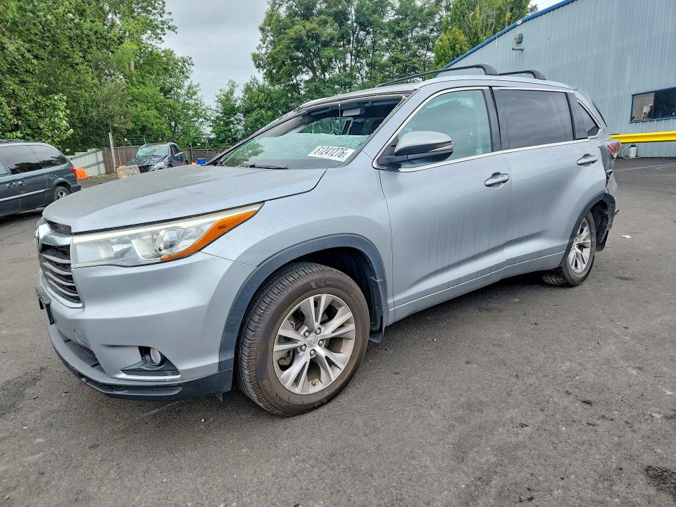 2015 Toyota Highlander მანქანა იყიდება აუქციონზე, vin: 5TDJKRFH8FS142800, აუქციონის ნომერი: 61241276