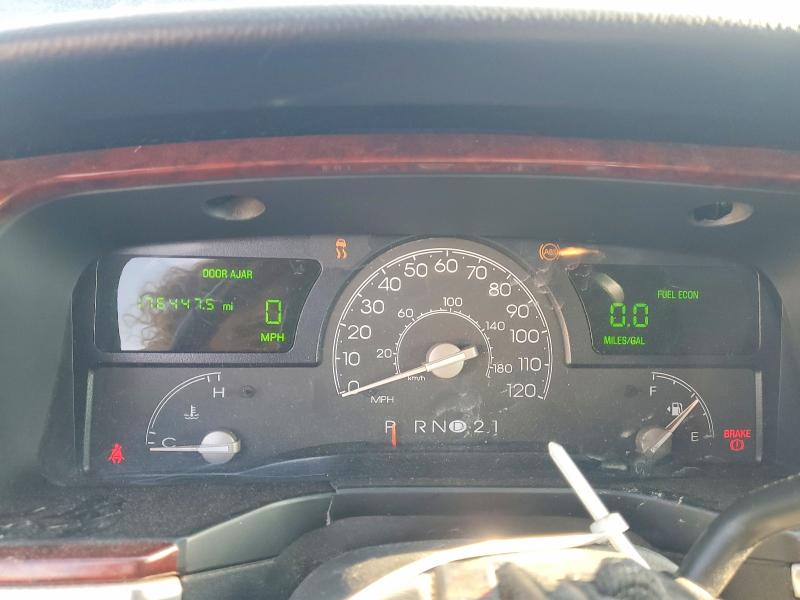 Продажа на аукционе авто 2003 Lincoln Town Car, vin: 1LNHM82W93Y627658, номер лота: 60756816