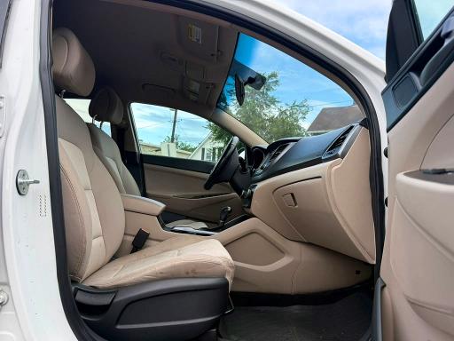 Продажа на аукционе авто 2017 Hyundai Tucson, vin: KM8J3CA28HU295247, номер лота: 63611796