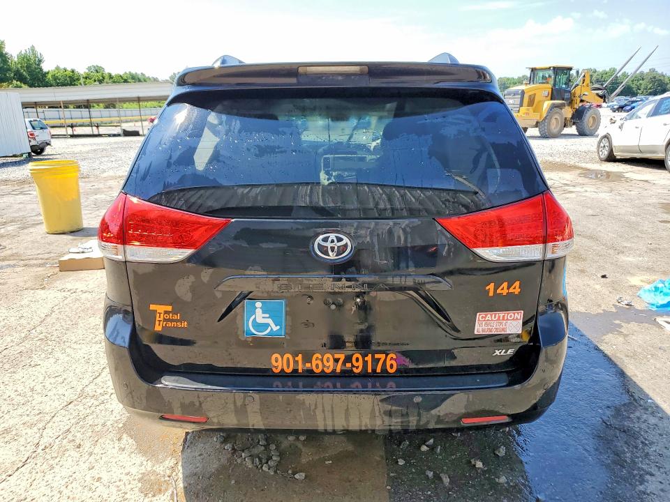 60418206 :رقم المزاد ، 5TDYK3DC1ES462476 vin ، 2014 Toyota Sienna مزاد بيع
