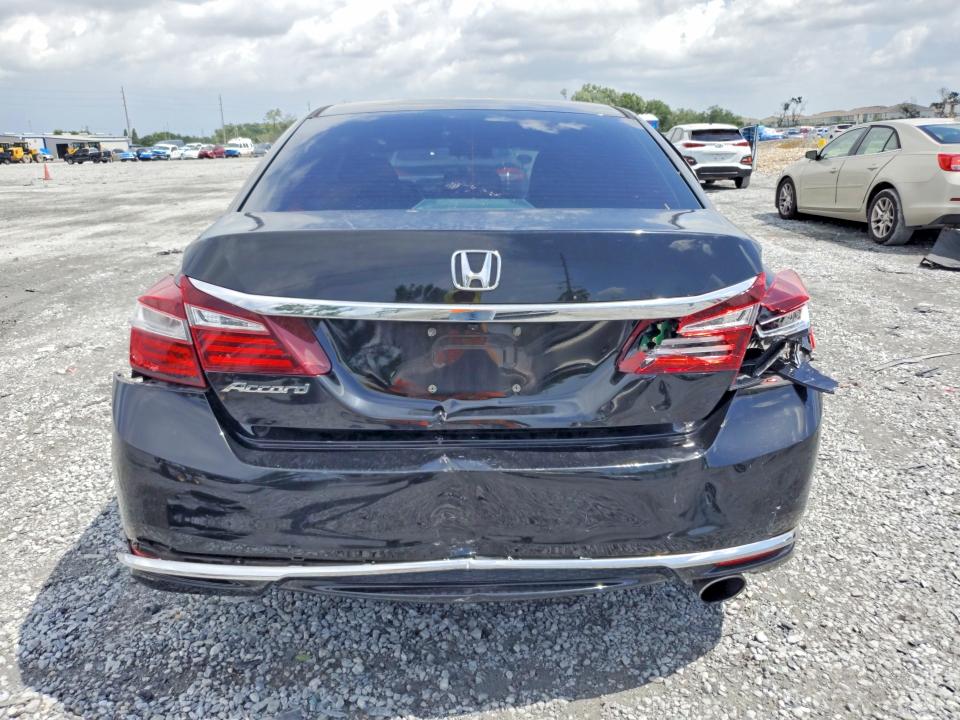 61792376 :رقم المزاد ، 1HGCR2F38HA255115 vin ، 2017 Honda Accord مزاد بيع